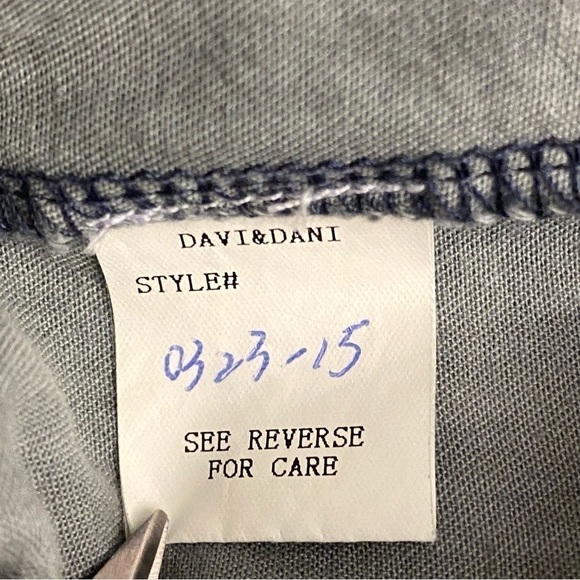 Davi & Dani Chambray Blue Gray Ombré Button Up Top Size Large - Picture 6 of 6
